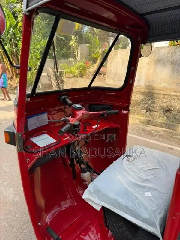 Bajaj 2 Stroke 2005 Three Wheel (Used)