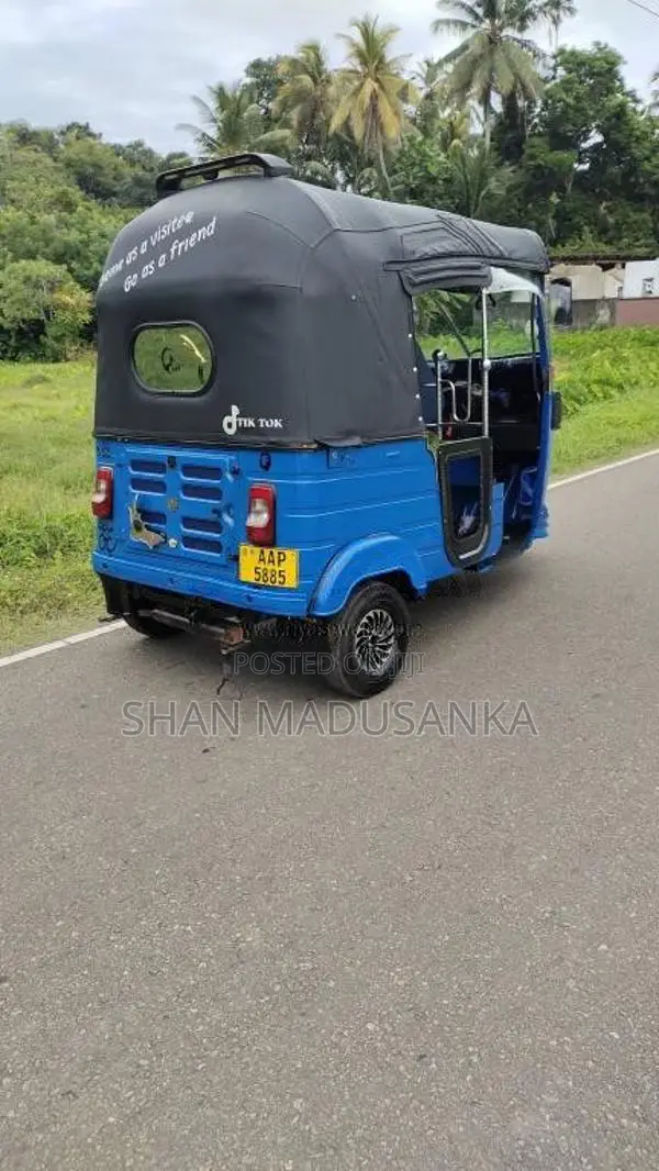 Bajaj 4 Stroke 2015 Three Wheel (Used)