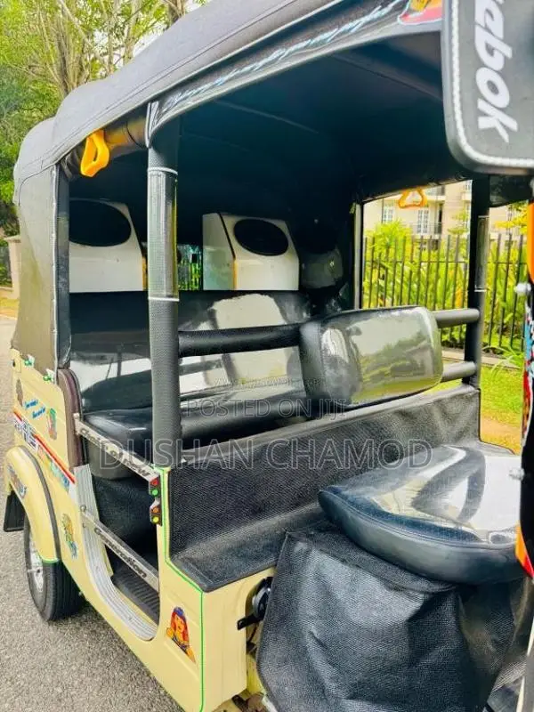 Bajaj RE 4 Stroke 2010 Three Wheel (Used)