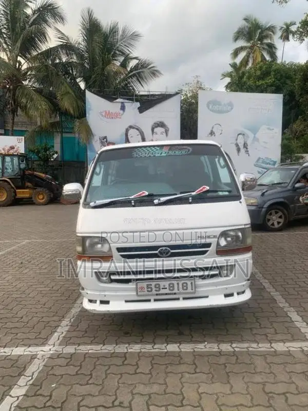 Toyota Dolphin 102 1993 Van (Used)