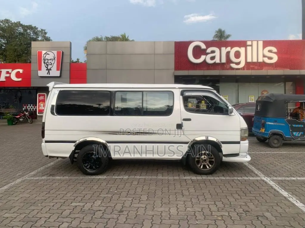 Toyota Dolphin 102 1993 Van (Used)