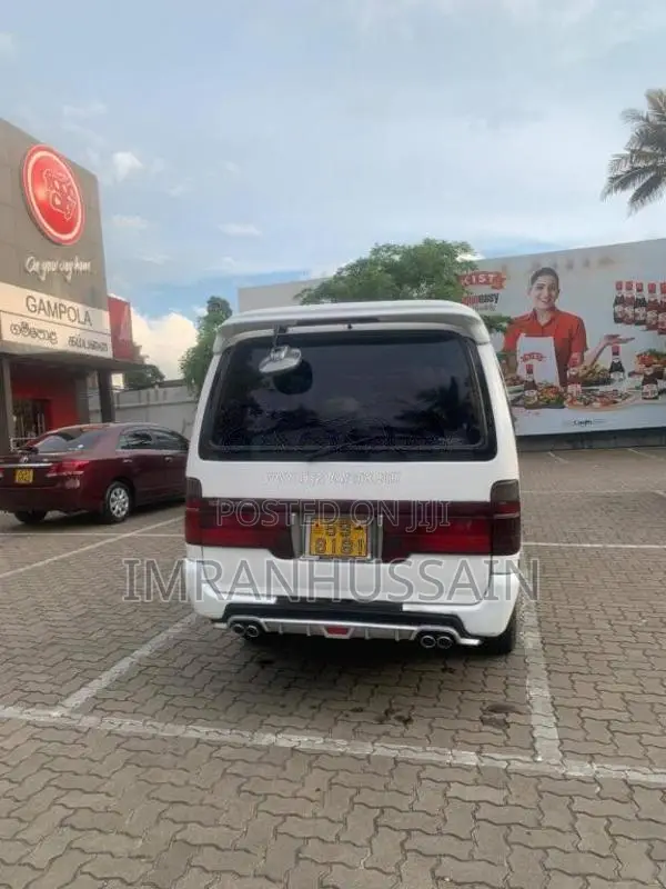 Toyota Dolphin 102 1993 Van (Used)