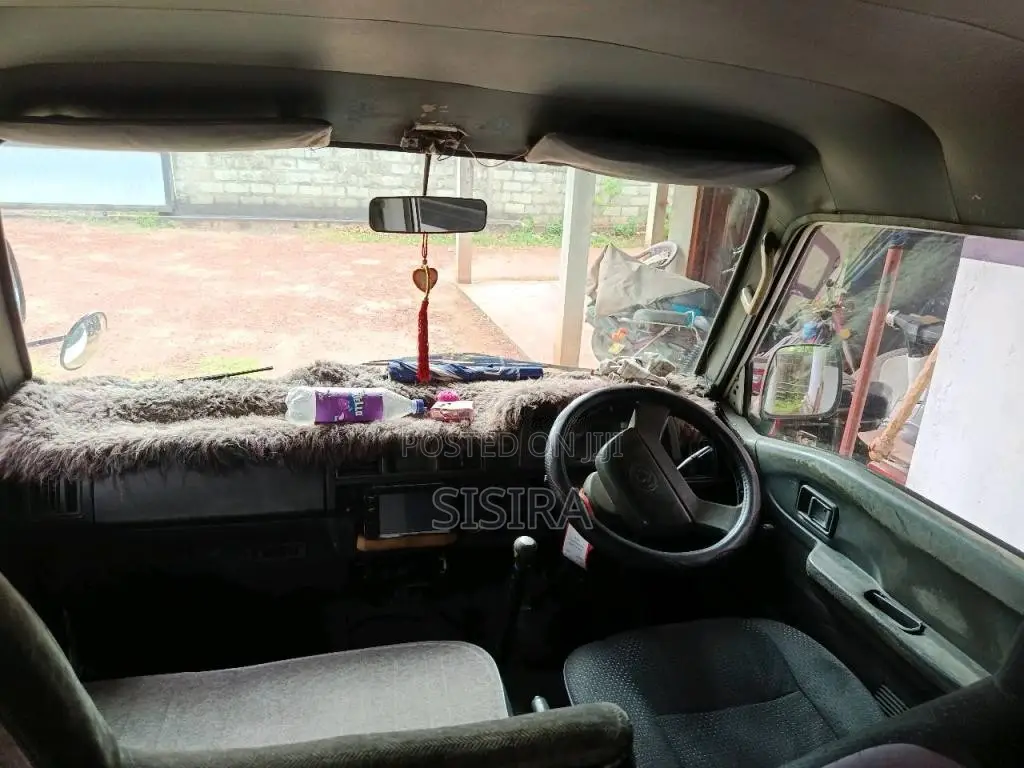Mazda Brawny 1993 Van (Used)