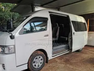 Toyota KDH 2005 Van (Used)