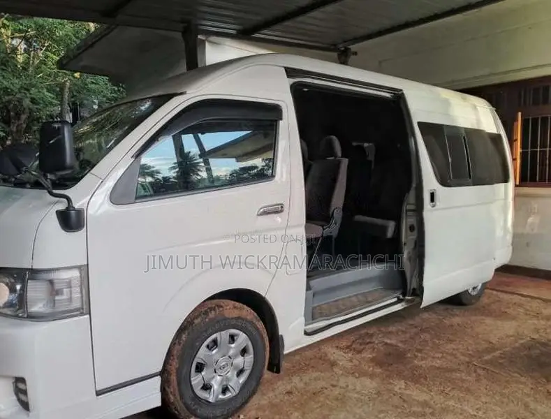Toyota KDH 2005 Van (Used)