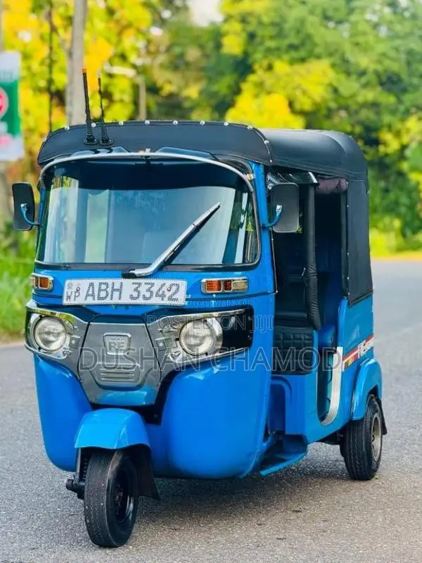 Bajaj RE 205 2015 Three Wheel (Used)