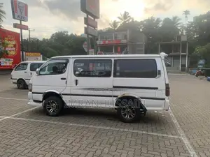 Toyota Dolphin 102 1993 Van (Used)
