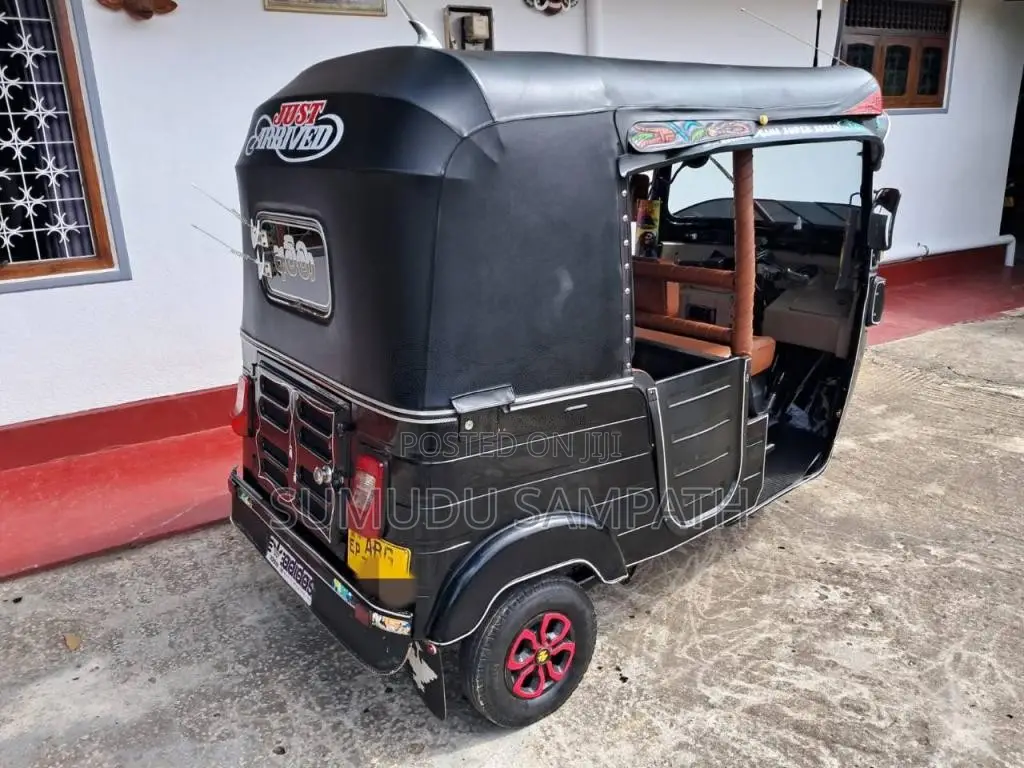 Bajaj RE 2015 Three Wheel (Used)