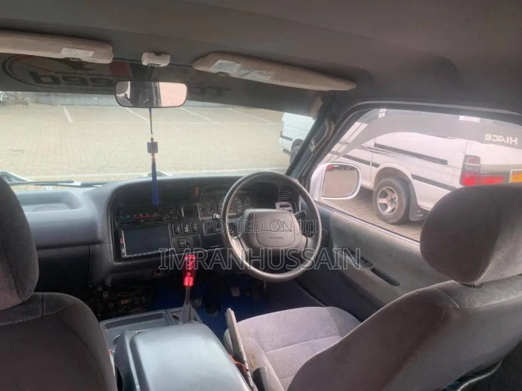 Toyota Dolphin 102 1993 Van (Used)