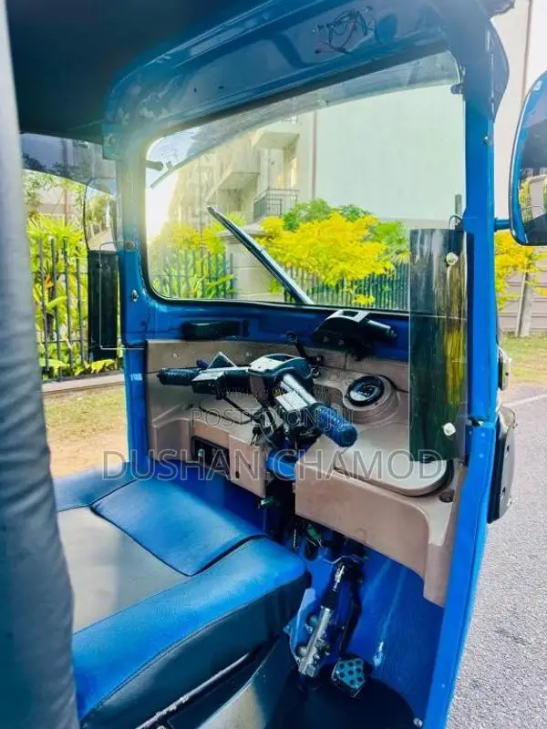 Bajaj RE 205 2015 Three Wheel (Used)