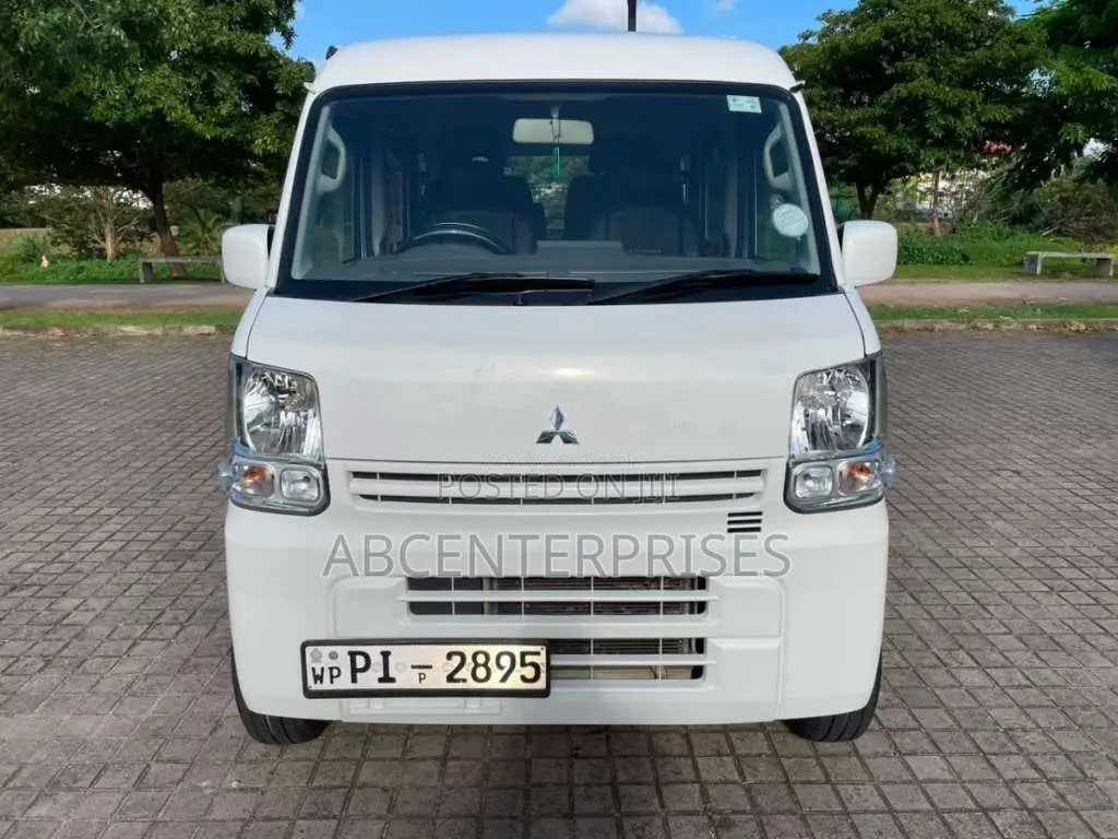 Mitsubishi MiniCab 2015 Van (Used)
