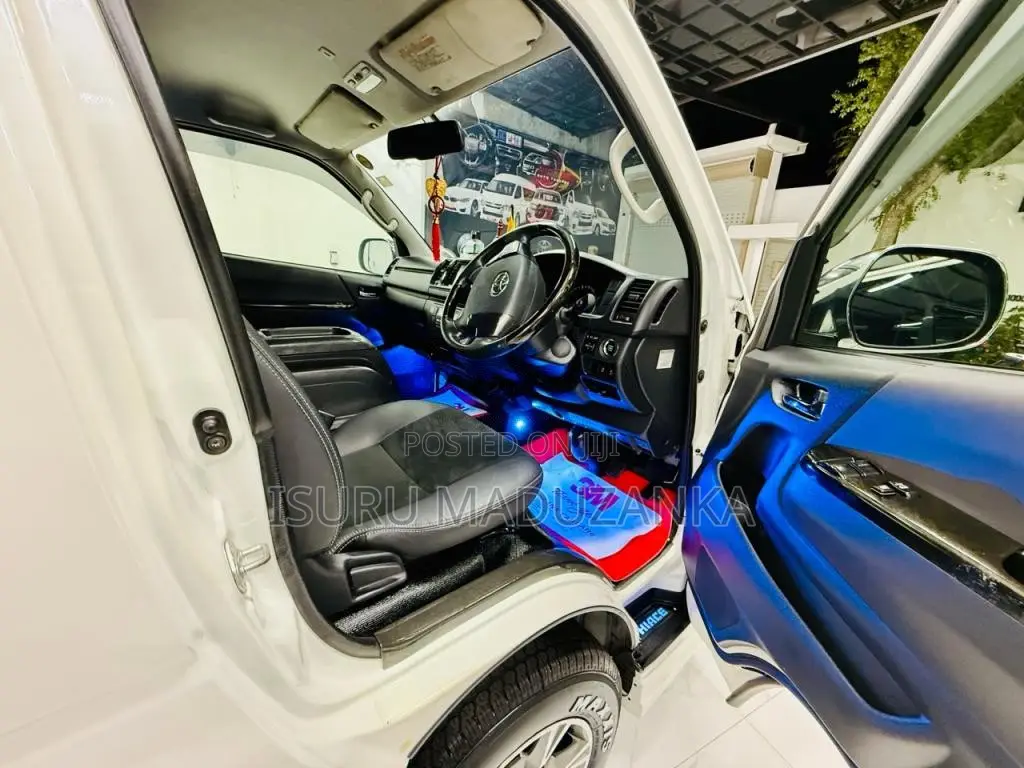 Toyota KDH Dark Prime 2015 Van (Used)