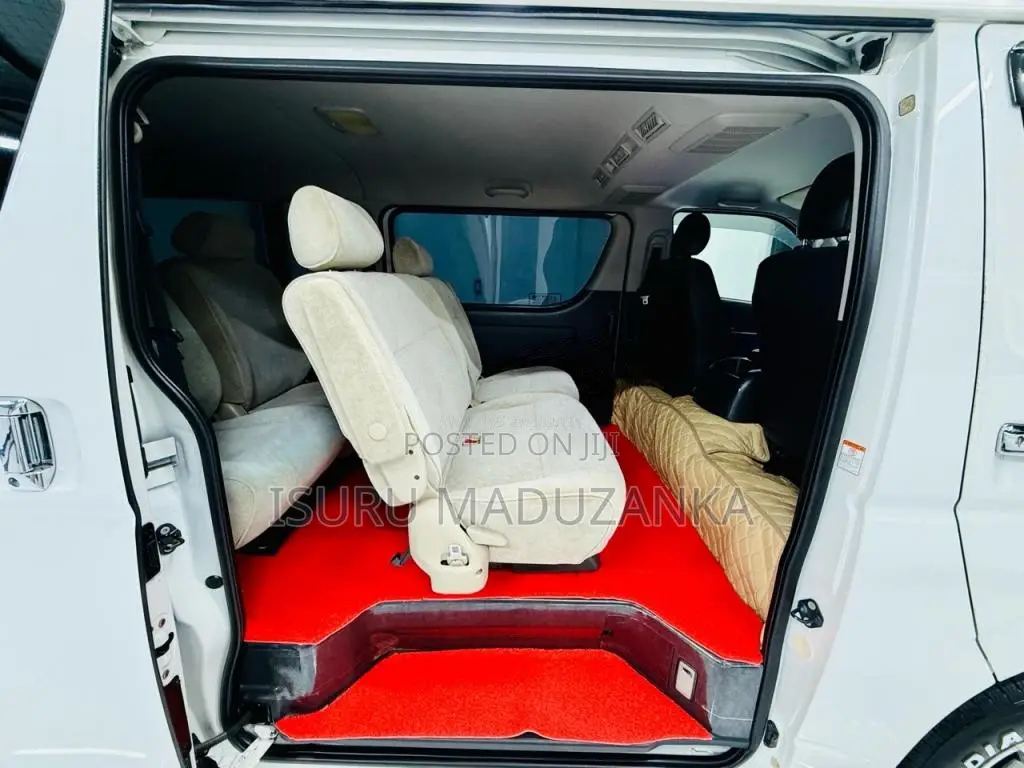 Toyota KDH Dark Prime 2015 Van (Used)