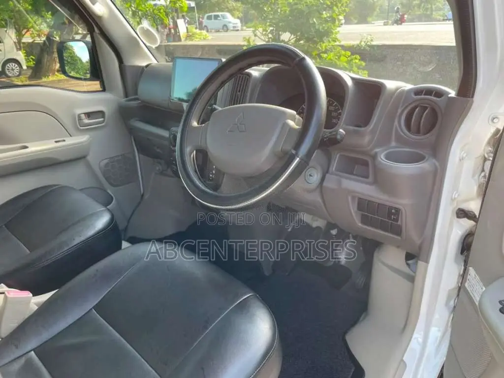 Mitsubishi MiniCab 2015 Van (Used)