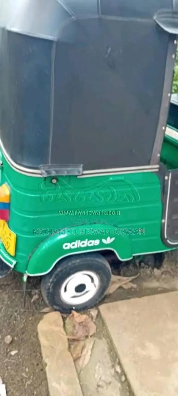 Bajaj 4 stroke 2011 Three Wheel (Used)