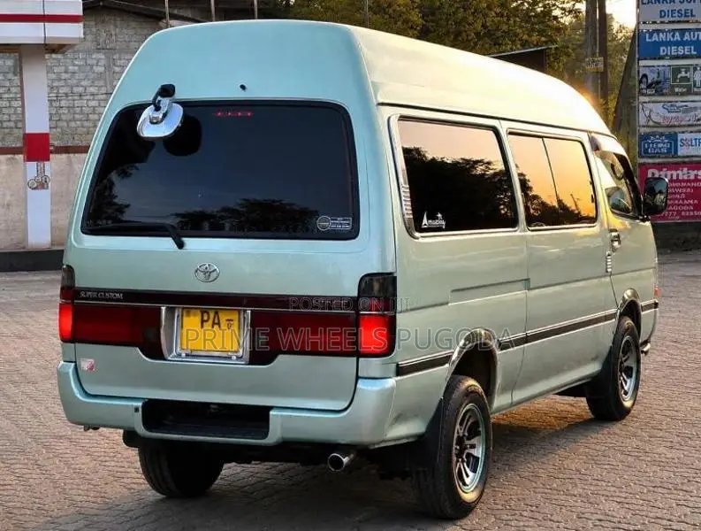 Toyota Dolphin High Roof Super Long 2005 Van (Used)