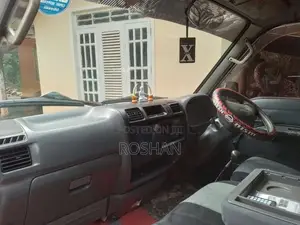 Nissan Vanette 2000 Van (Used)
