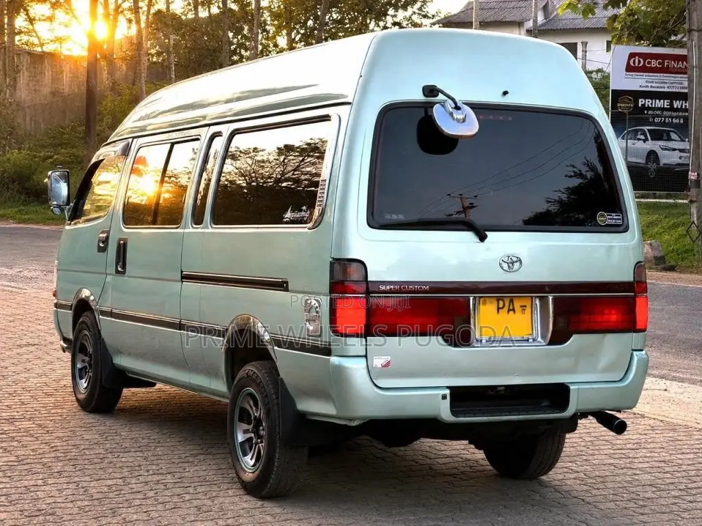Toyota Dolphin High Roof Super Long 2005 Van (Used)