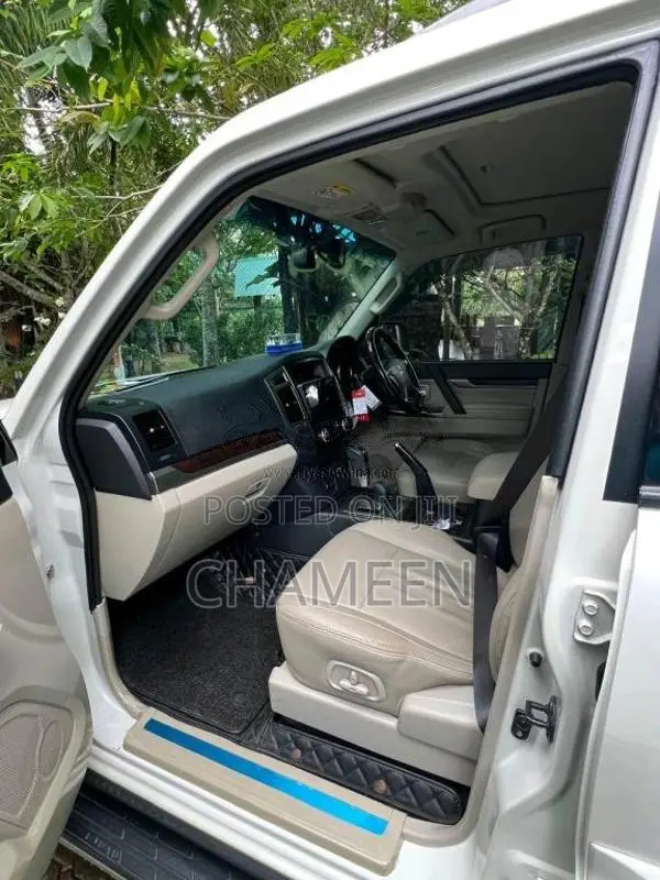 Mitsubishi Montero 2015 SUV (Used)
