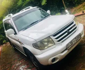 Mitsubishi Pajero Io 2000 SUV (Used)