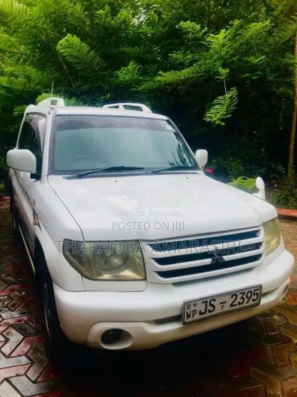 Mitsubishi Pajero Io 2000 SUV (Used)