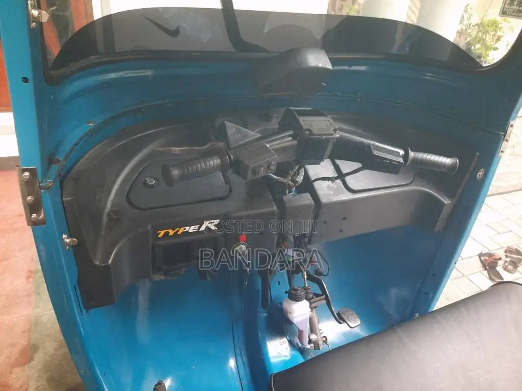 Bajaj RE 2011 Three Wheel (Used)