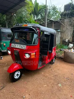 Bajaj 4 Stroke 2010 Three Wheel (Used)