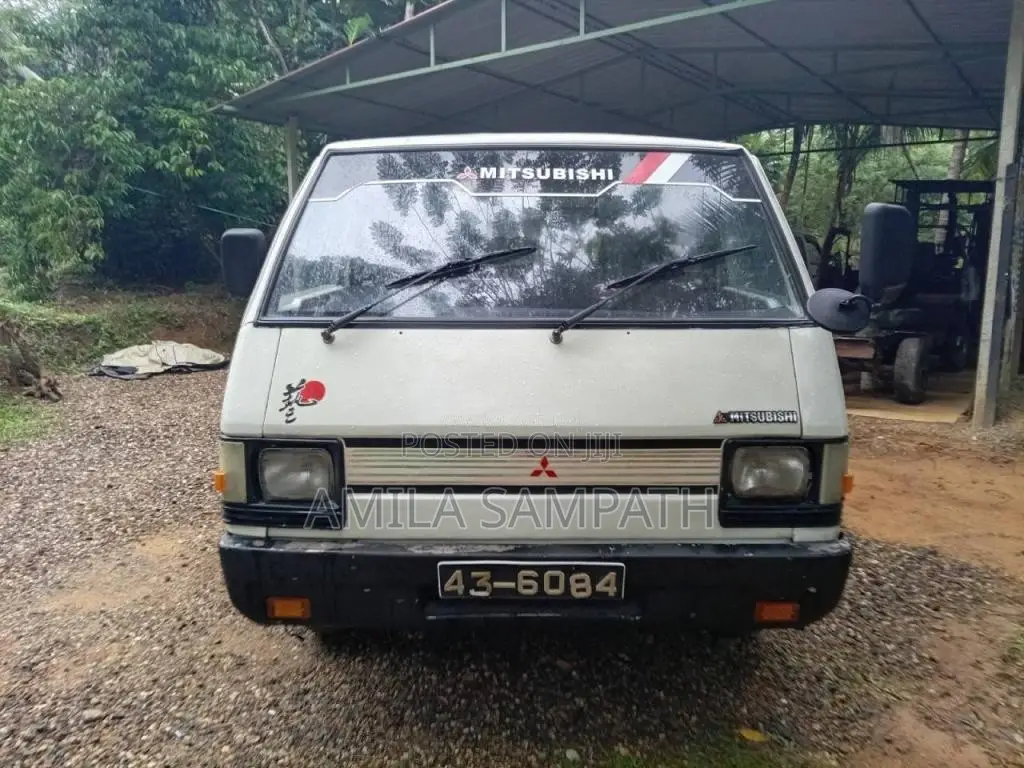 Mitsubishi L300 1985 Van (Used)