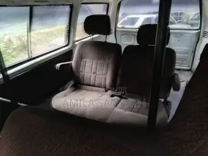 Mitsubishi L300 1985 Van (Used)