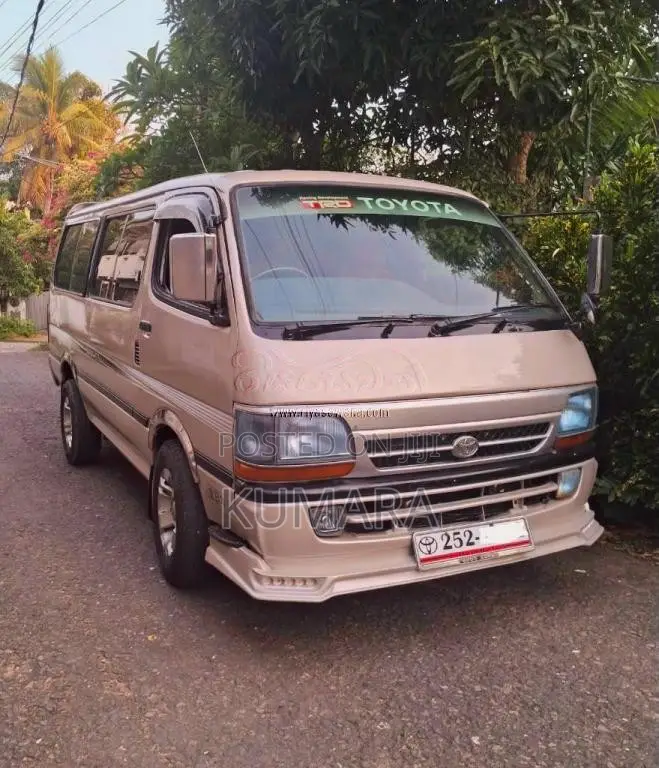 Toyota Dolphin 1994 Van (Used)