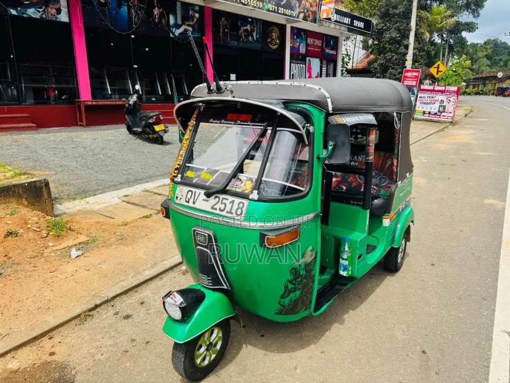 Bajaj 4 Stroke 2009 Three Wheel (Used)