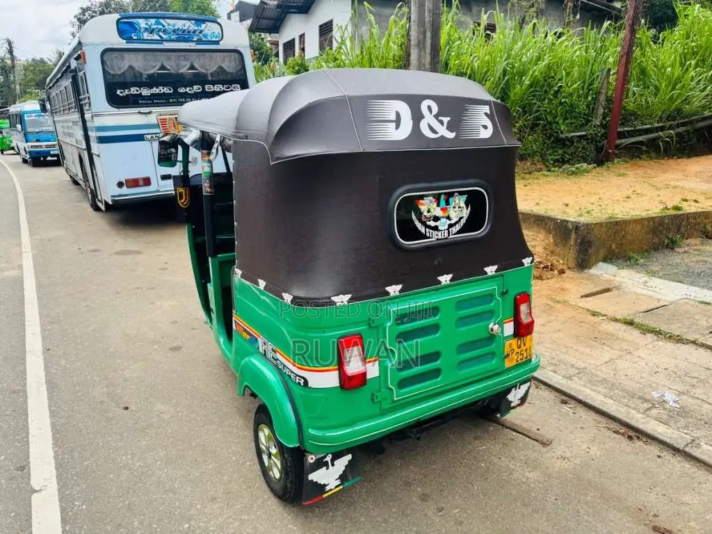 Bajaj 4 Stroke 2009 Three Wheel (Used)