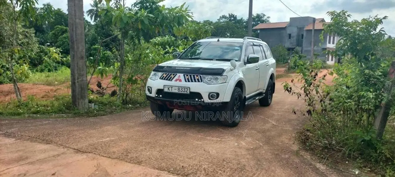 Mitsubishi Montero 2012 SUV (Used)