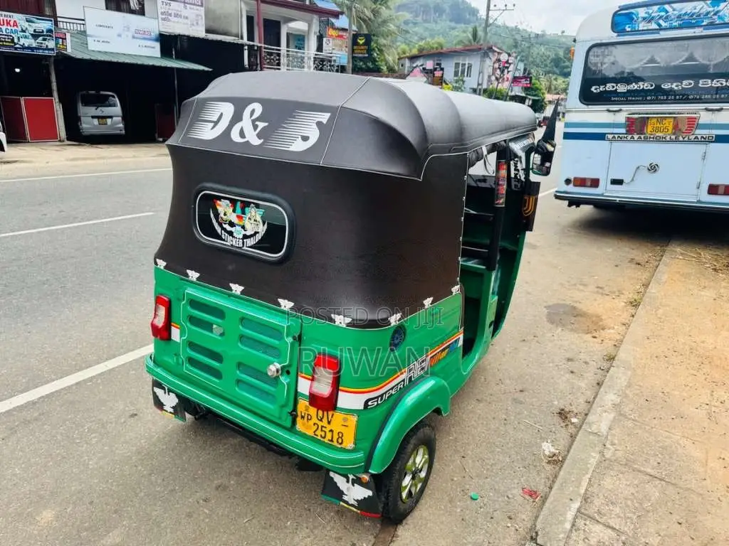 Bajaj 4 Stroke 2009 Three Wheel (Used)