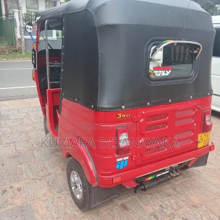 Bajaj RE 205 2012 Three Wheel (Used)