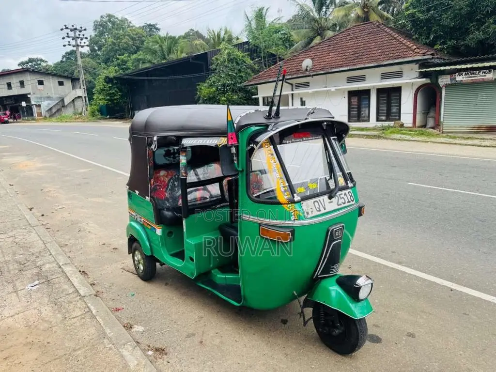 Bajaj 4 Stroke 2009 Three Wheel (Used)