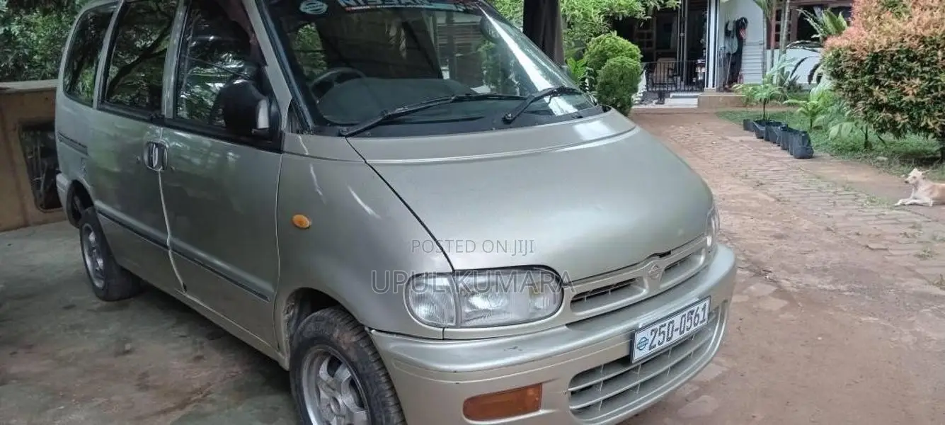 Nissan Serena 1994 Van (Used)