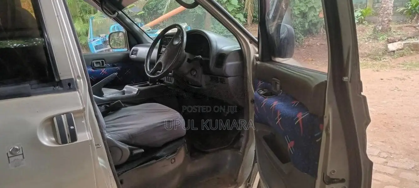 Nissan Serena 1994 Van (Used)