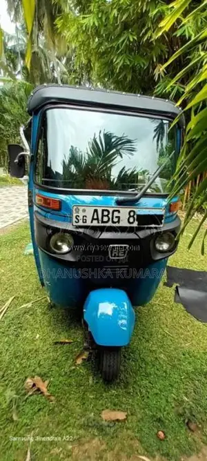 Bajaj 4 Stroke 2015 Three Wheel (Used)