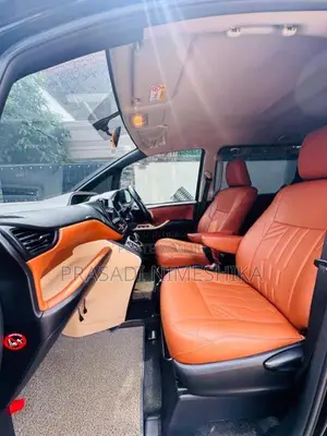 Toyota Voxy 2015 Van (Used)