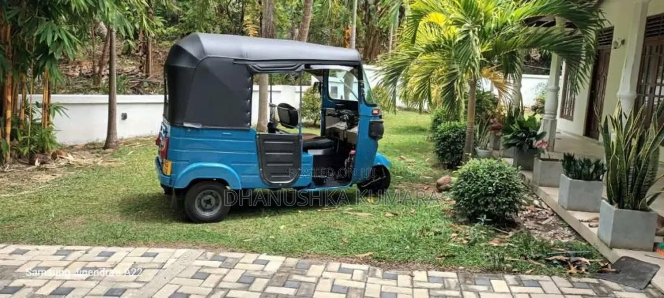Bajaj 4 Stroke 2015 Three Wheel (Used)