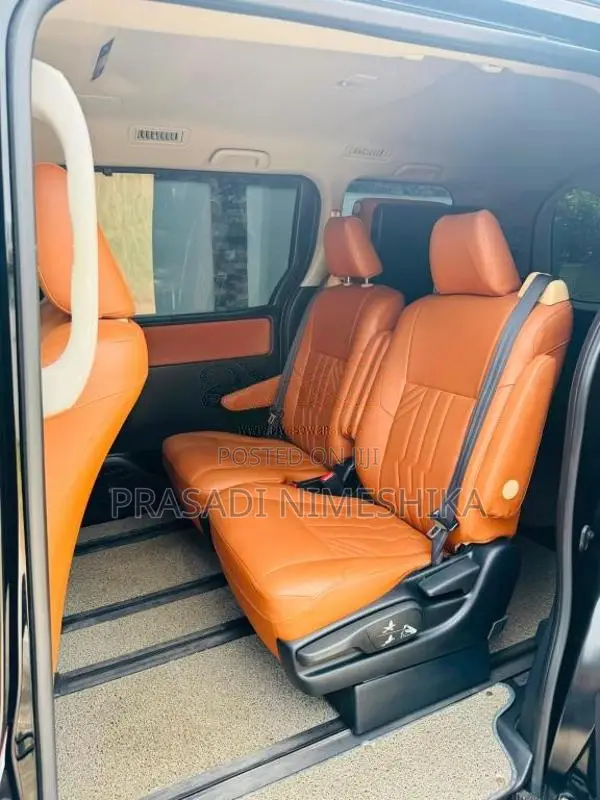 Toyota Voxy 2015 Van (Used)