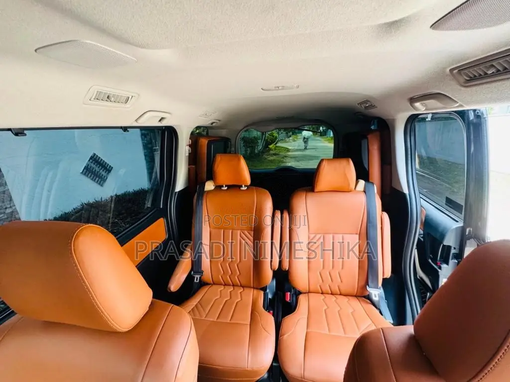 Toyota Voxy 2015 Van (Used)