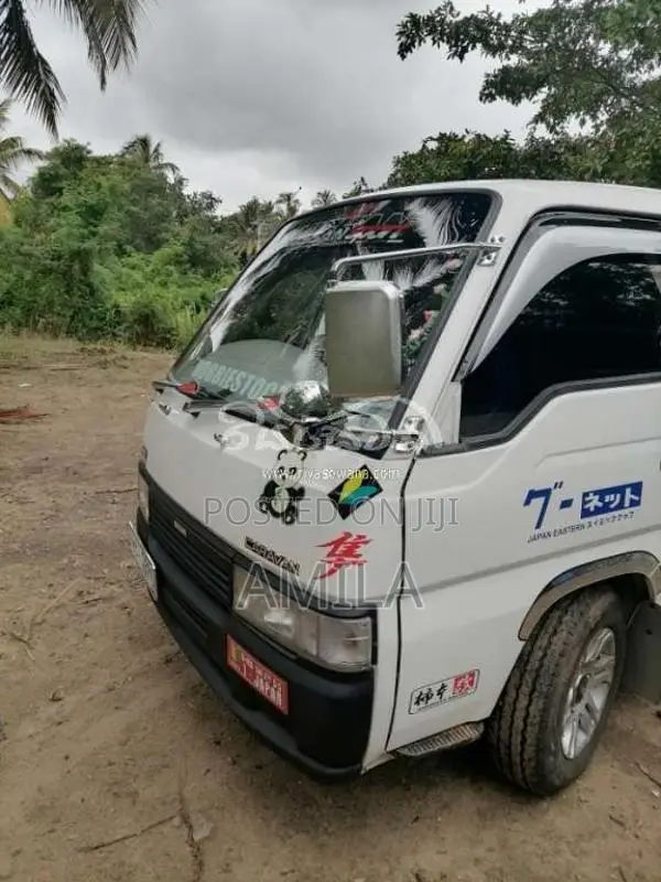 Nissan Caravan 1998 Van (Used)