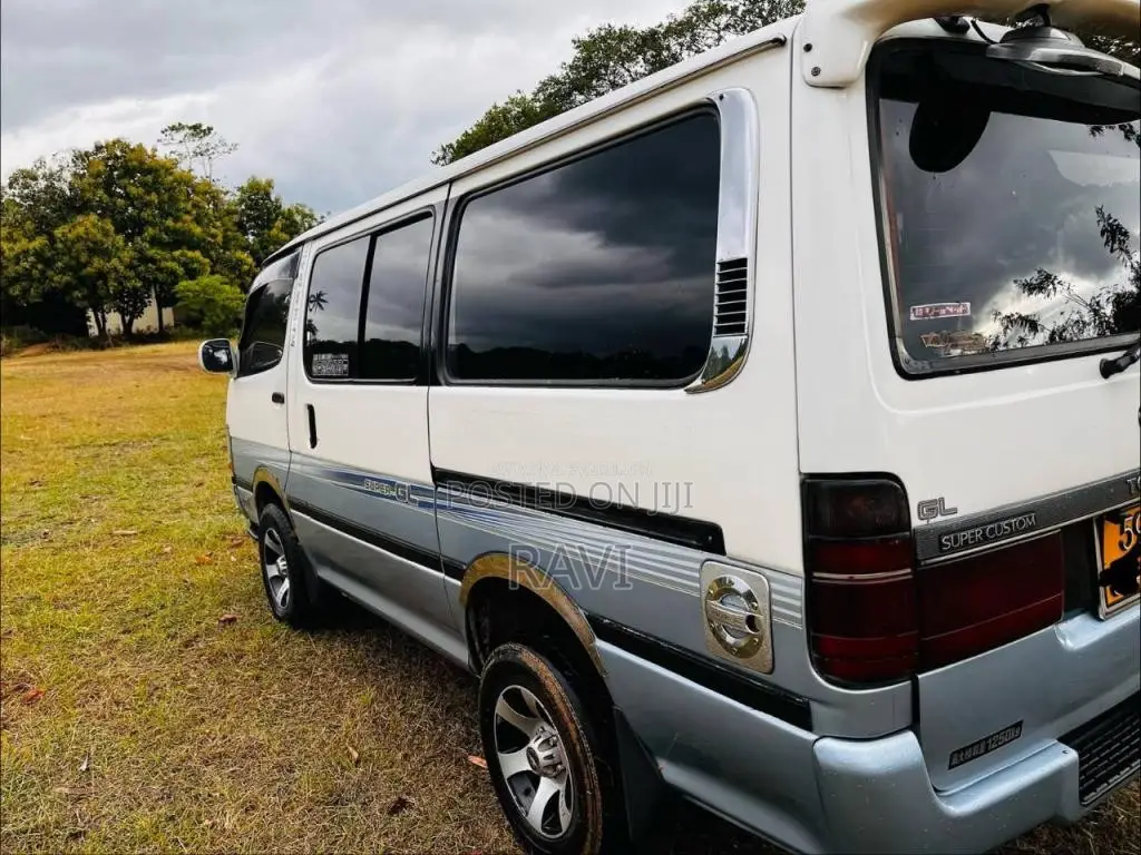Toyota Dolphin 102 1992 Van (Used)