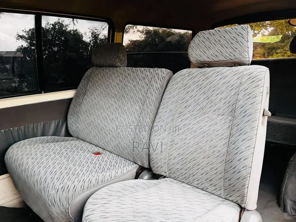 Toyota Dolphin 102 1992 Van (Used)