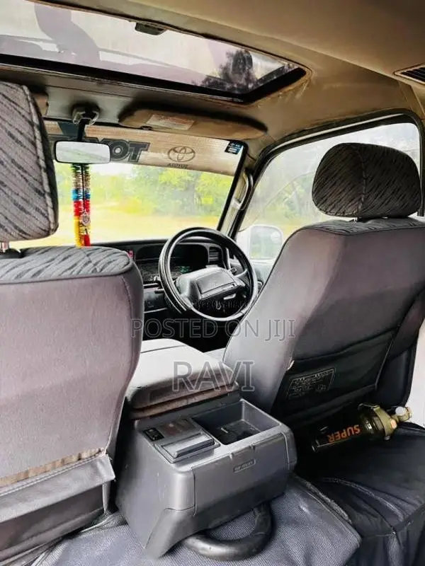 Toyota Dolphin 102 1992 Van (Used)