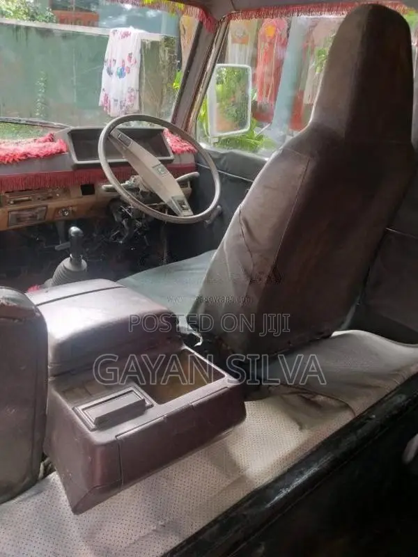 Mitsubishi L300 1981 Van (Used)
