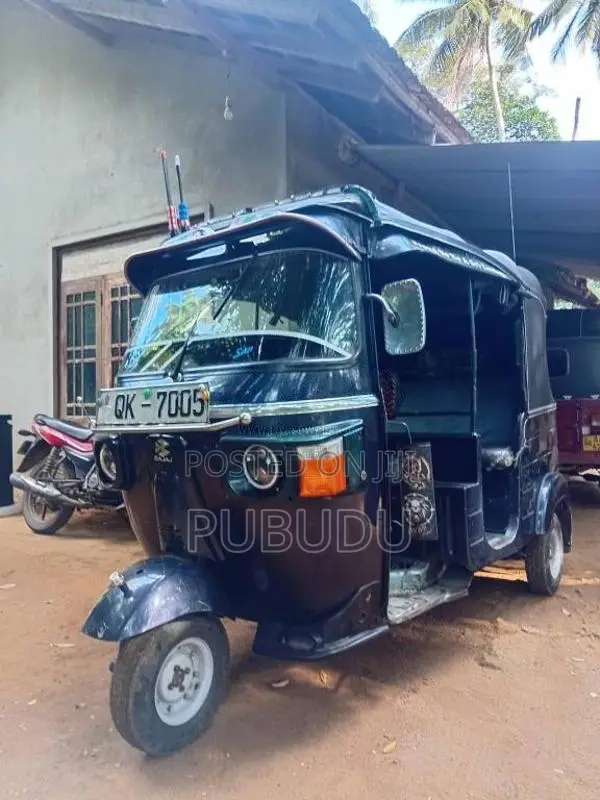 Bajaj 4 Stroke 2007 Three Wheel (Used)