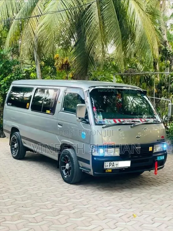 Nissan Caravan 2006 Van (Used)